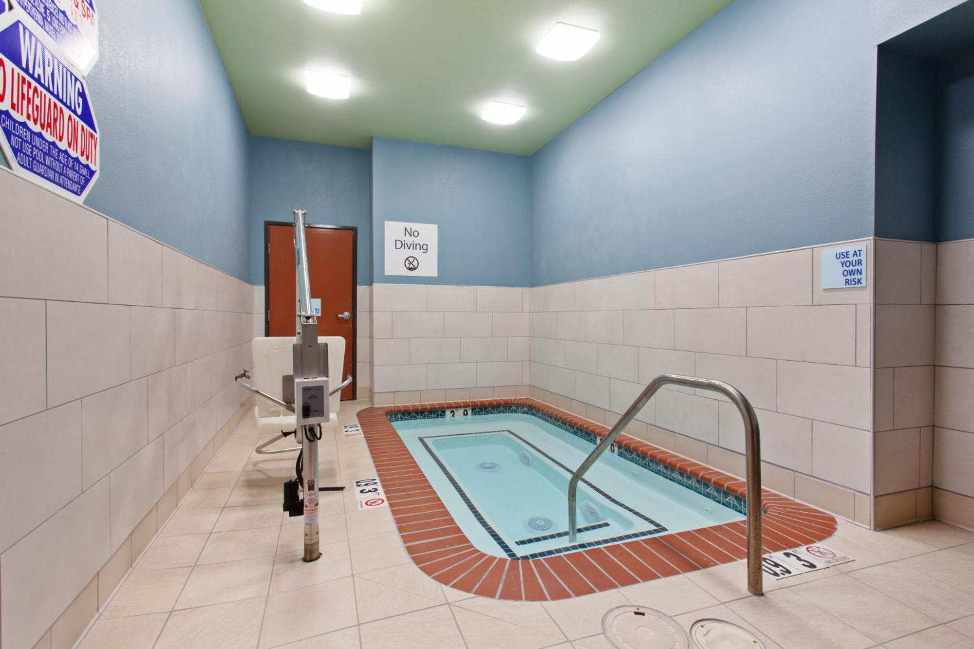 Holiday Inn Express & Suites Oakland - Airport By Ihg Exteriör bild