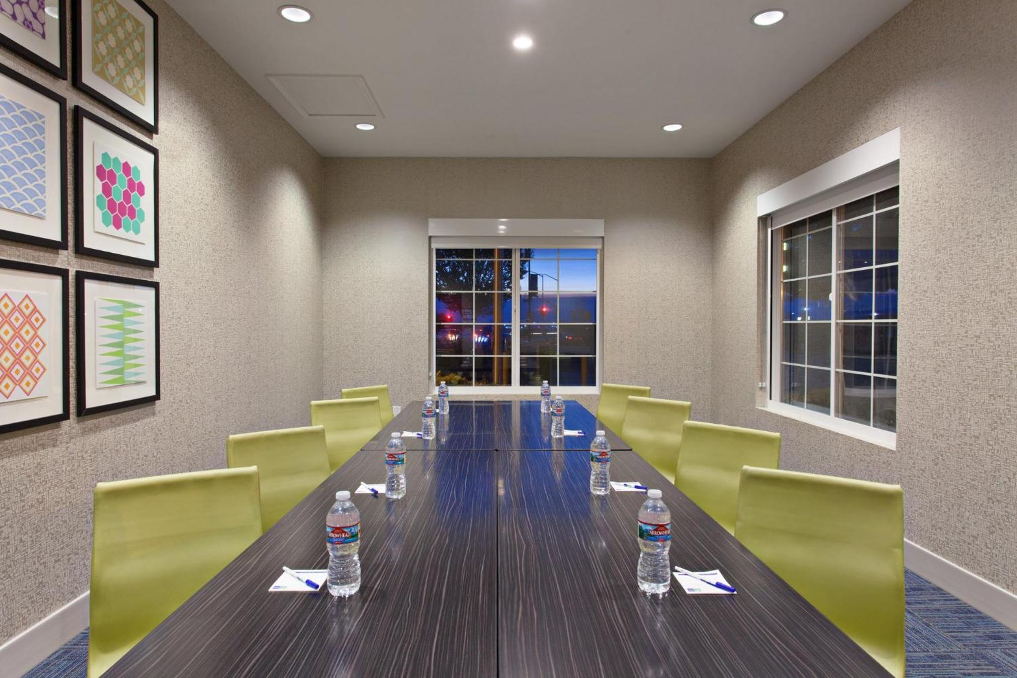 Holiday Inn Express & Suites Oakland - Airport By Ihg Exteriör bild