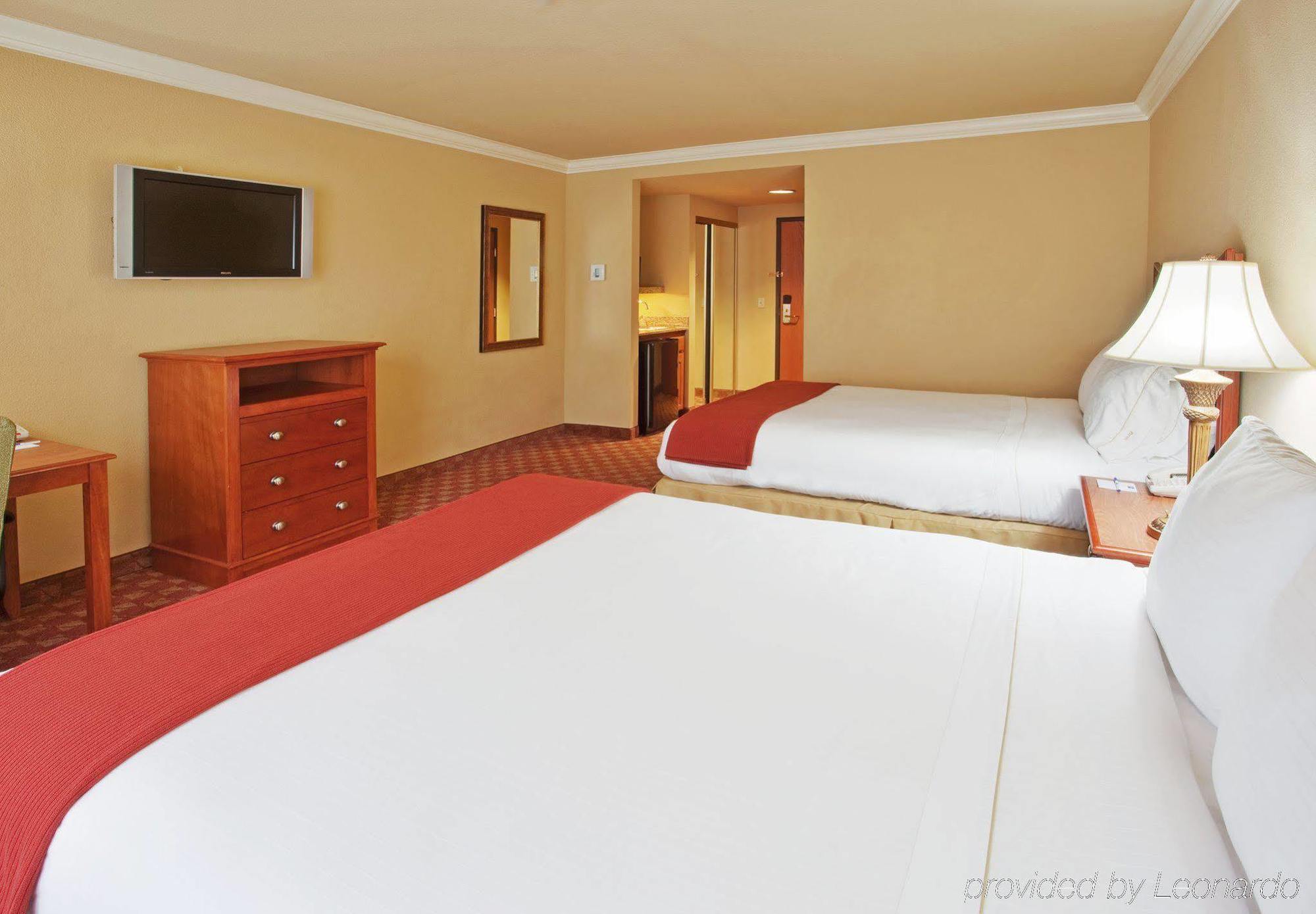 Holiday Inn Express & Suites Oakland - Airport By Ihg Rum bild