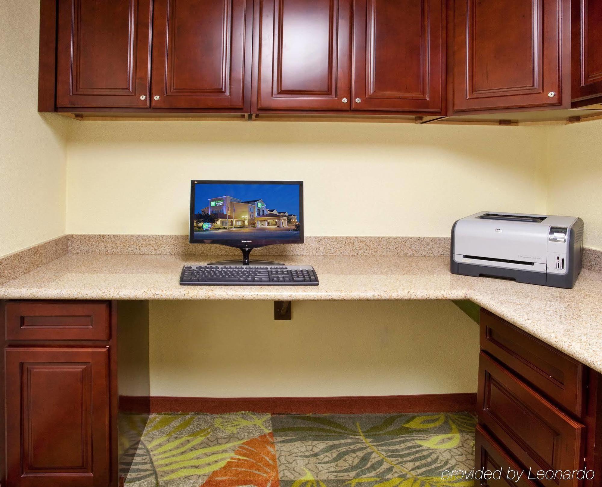 Holiday Inn Express & Suites Oakland - Airport By Ihg Exteriör bild
