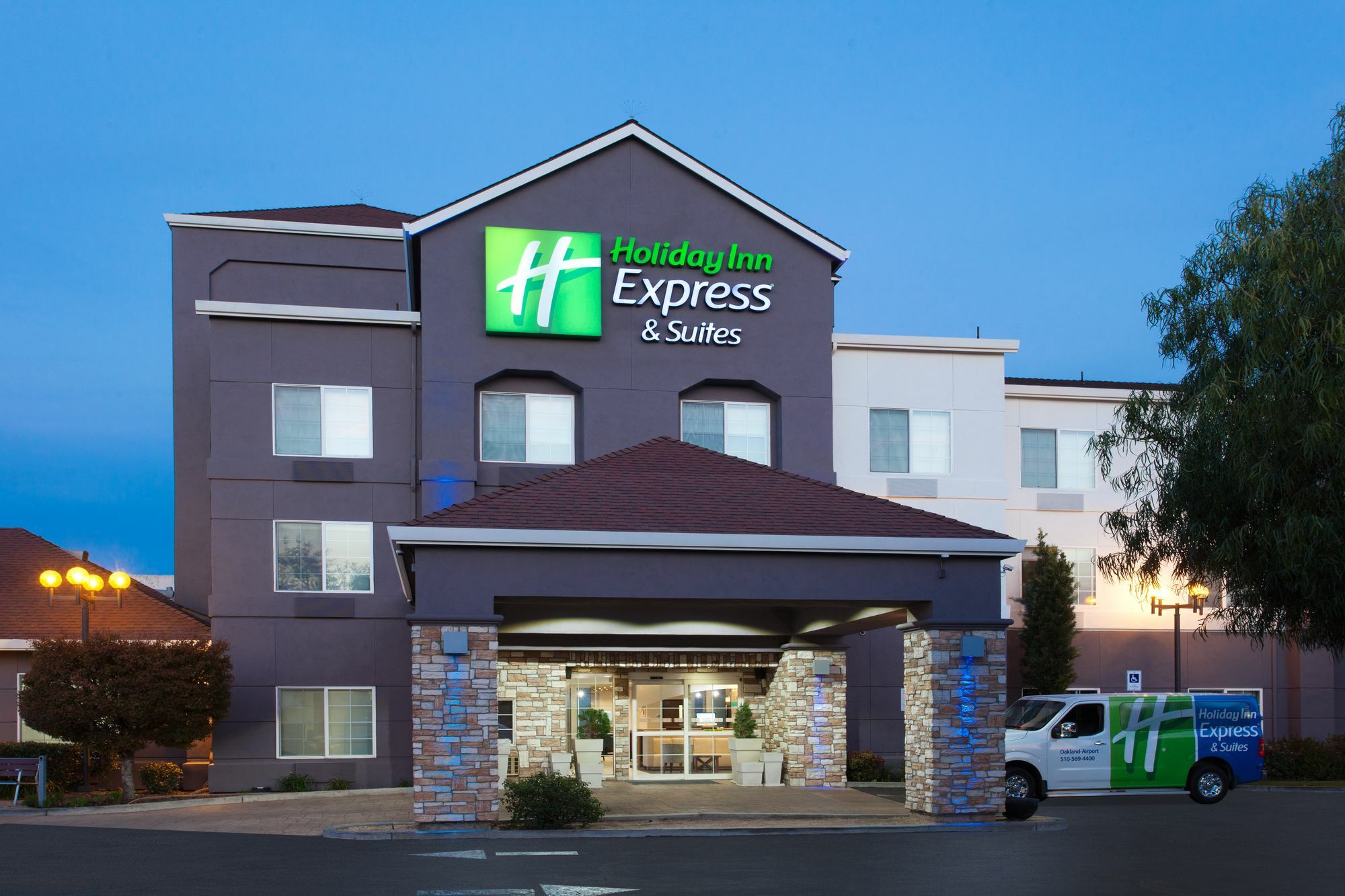 Holiday Inn Express & Suites Oakland - Airport By Ihg Exteriör bild